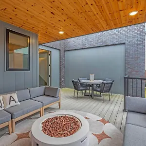 The Grove By Avantstay Apartment